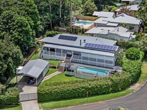 Gracious Queenslander - VIC Tourism 0