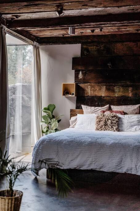 Grand Designs Eco Bush Retreat - VIC Tourism 1