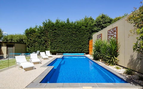 Grand Escape McKenzie - Solar Heated Pool WiFi, Netflix 5 Bdrm 4bthrm, Free 8kW EV Chging - VIC Tourism 3