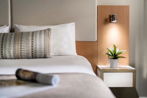 Grand Hotel And Apartments Townsville - VIC Tourism 1