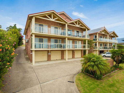 Grand Pacific 2 Unit 1 - Ground Floor - VIC Tourism 1