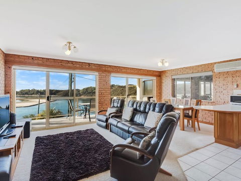 Grand Pacific 2 Unit 2 - Ground Floor - VIC Tourism 0