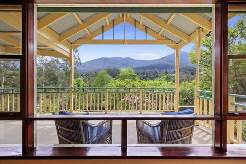 Grand View With Spa & Sauna - VIC Tourism 0