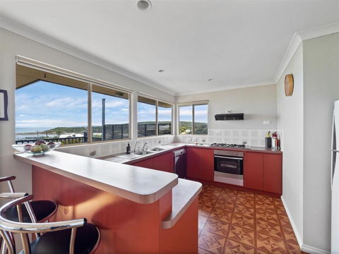Grandview Holiday Beach House - VIC Tourism 1