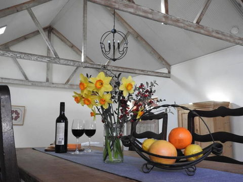 Grape Pickers Cottage - VIC Tourism 1