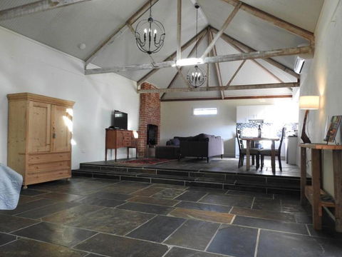 Grape Pickers Cottage - VIC Tourism 0