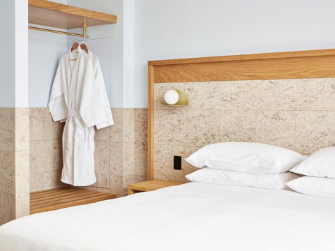 Green Valley Hotel - VIC Tourism 3