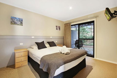 Grevillea Gardens Unit 8 - VIC Tourism 4