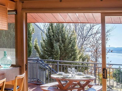 Grey Kangaroo - 2BR L Lake Front L Pet Friendly L Air-Con L BBQ L WiFi - VIC Tourism 0