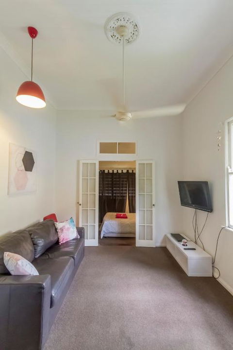 Grimshaw House - VIC Tourism 0