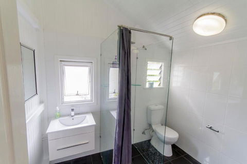 Grimshaw House - VIC Tourism 1