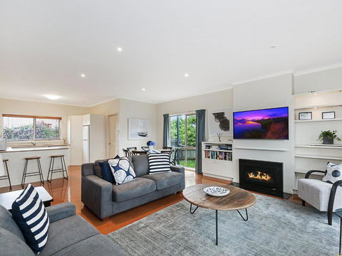 Guildford Cottage - VIC Tourism 2