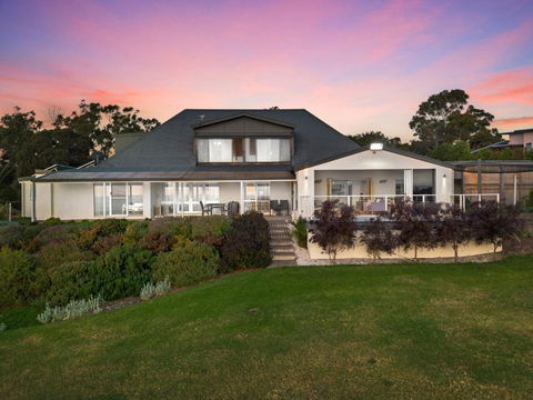 Gulf View Retreat - 11 Hewett Close - VIC Tourism 1