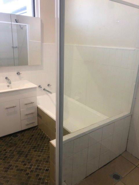 Gunyah Hotel - VIC Tourism 1