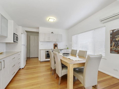 H2O Holiday Apartments Unit 13 - VIC Tourism 4
