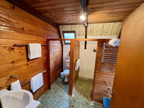 Hakea At Porongurup Chalets - VIC Tourism 3