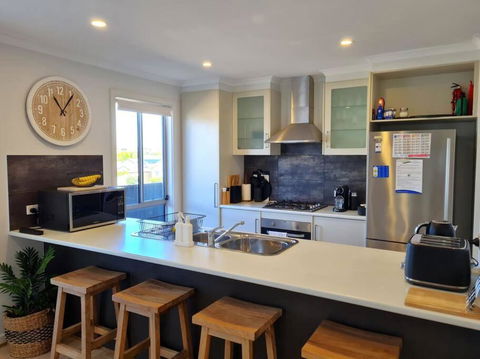 Hamilton House - VIC Tourism 2