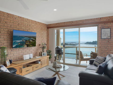 Grand Pacific 2 Unit 4 -Omaroo - First Floor - VIC Tourism 0