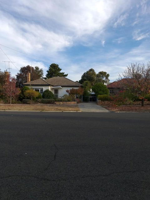 Happy Home 2 Bathrooms - VIC Tourism 0