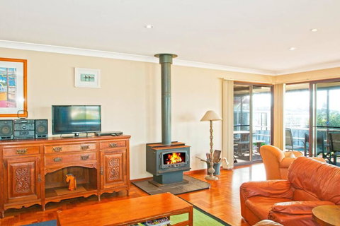 HAIS18G - Riverside Delight - VIC Tourism 2