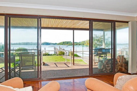 HAIS18G - Riverside Delight - VIC Tourism 3