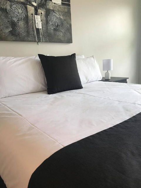 Guiding Star Motel & Hotel - VIC Tourism 0