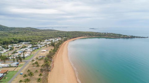 Grasstree Beach Shacks - VIC Tourism 0