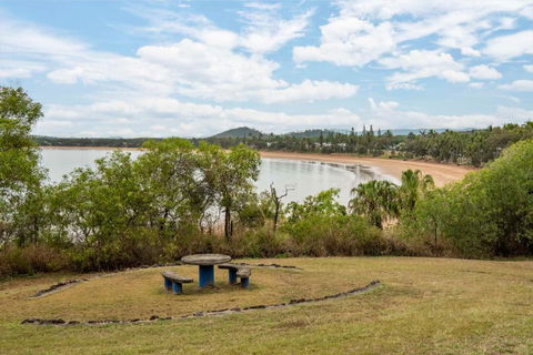 Grasstree Beach Shacks - VIC Tourism 4