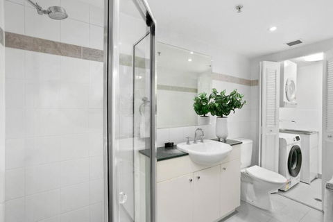HELP1 - Chatswood Charm Central Apartment Near Station - VIC Tourism 3