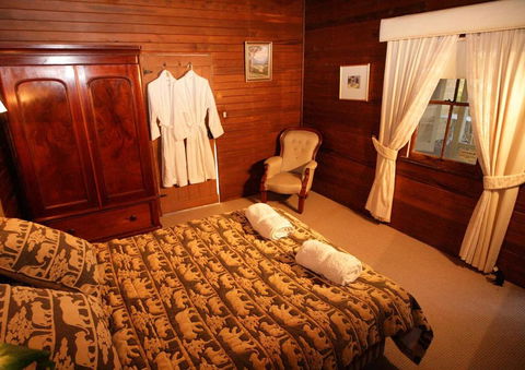 Hermitage Cottage - VIC Tourism 3