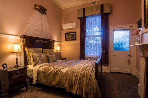 Heytesbury House - VIC Tourism 1