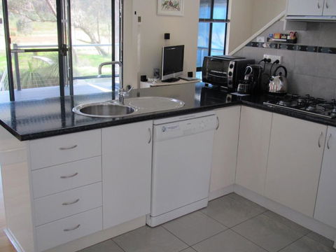 Hidden Grove Retreat - VIC Tourism 1