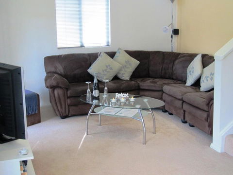 Hidden Grove Retreat - VIC Tourism 2