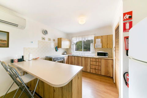 Hillside Country Retreat - VIC Tourism 3