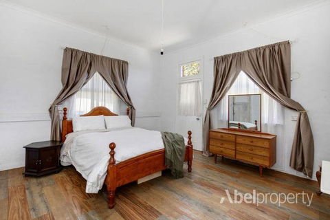 Historical Cottage In The Hills - VIC Tourism 0