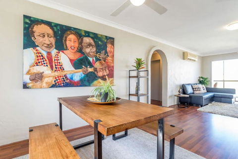 Inner City Pad Indooroopilly - VIC Tourism 0