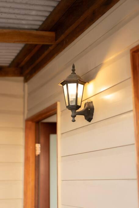 House Of Fairy Wren -Charming Queenslander Cottage Mins Drive To Brisbane CBD And Gabba Stadium! - VIC Tourism 2