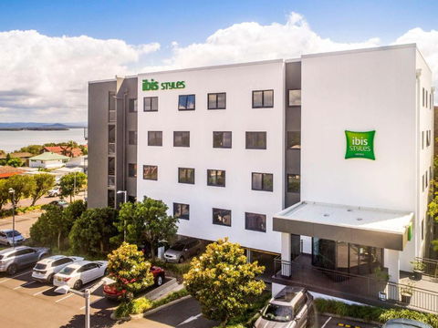 Ibis Styles The Entrance - VIC Tourism 0
