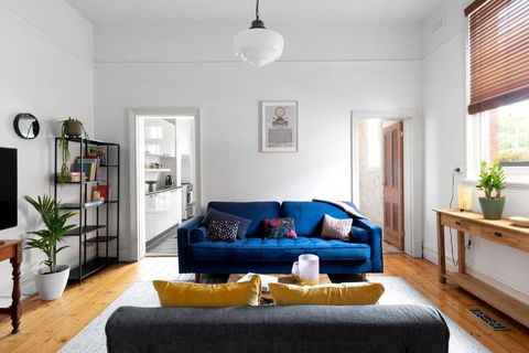 Iconic Lygon Street Home - VIC Tourism 0