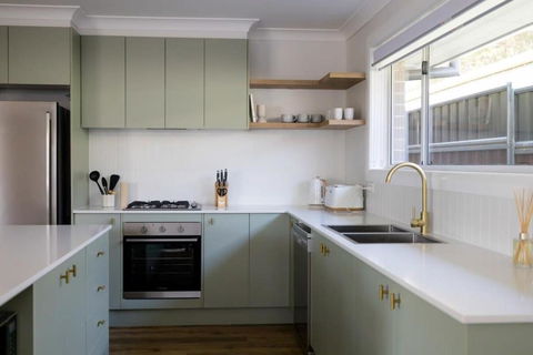 Ideal Family Home, Close To Sportsgrounds, Hospital & Cadia - VIC Tourism 1