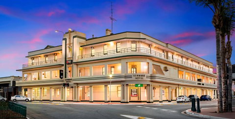 Hotel Renmark - VIC Tourism 0