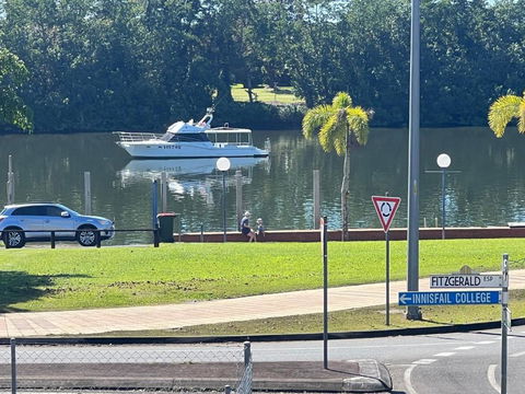 Innisfail Riverfront Motel - VIC Tourism 1