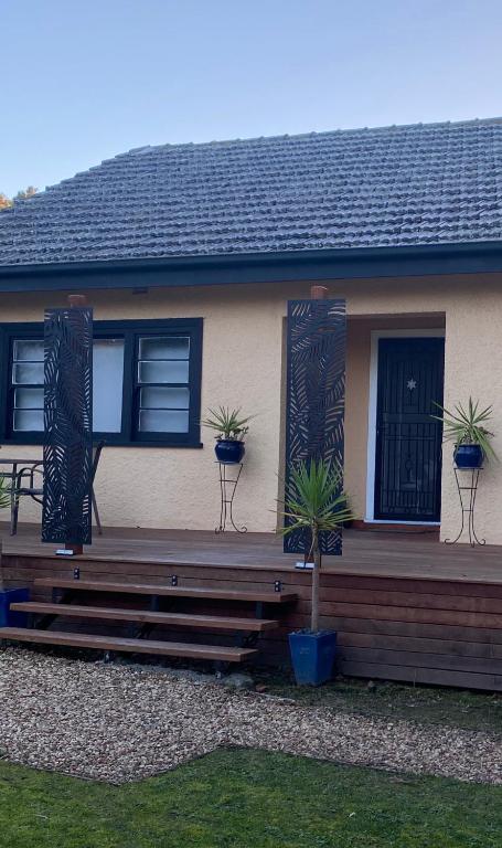 Inverloch Seaside Getaway - VIC Tourism 0