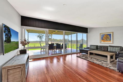 Ironbark Hill Retreat - VIC Tourism 2