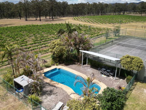 Ironbark Hill Retreat - VIC Tourism 0
