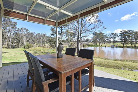 Ironbark Hill Villa 2 Aneis - VIC Tourism 0
