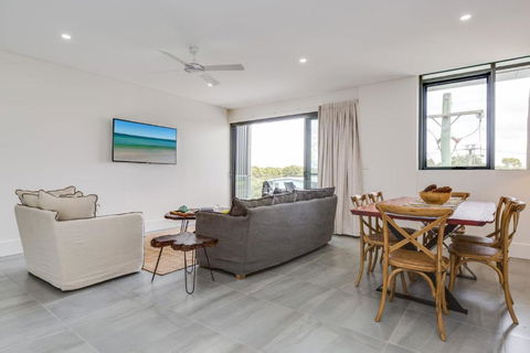 Ishtar Apartment 4- Best Water Views - VIC Tourism 3