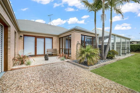 Island Escape - VIC Tourism 3