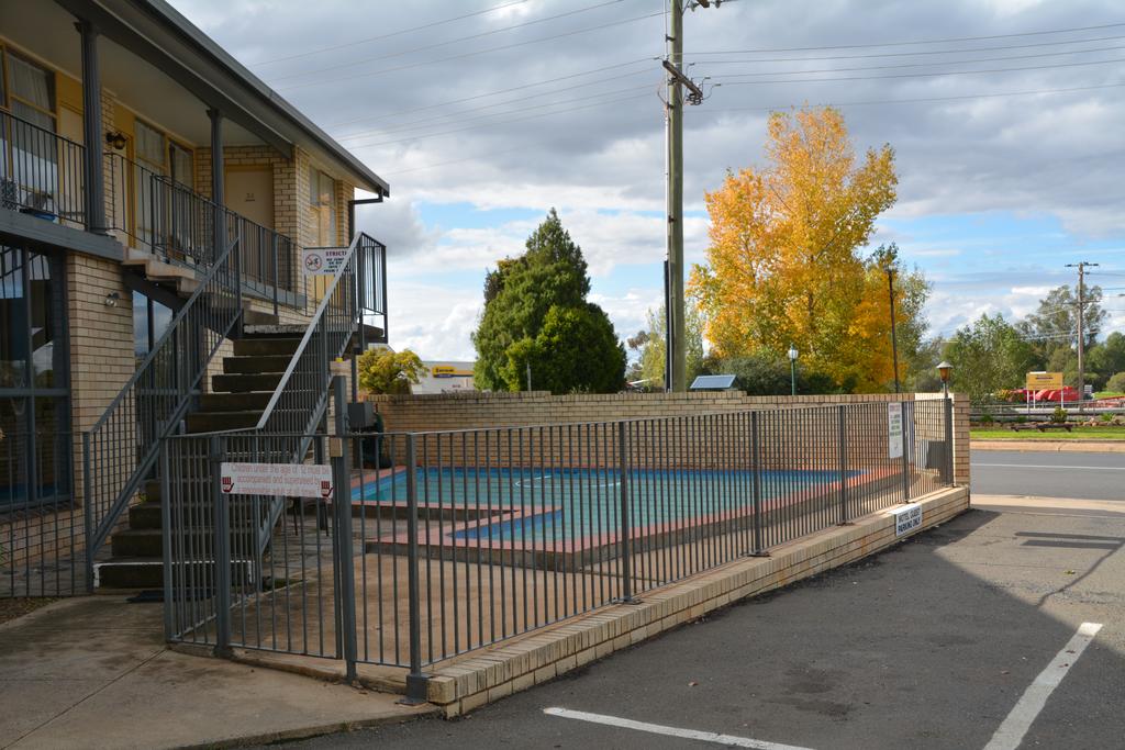 Warroo NSW VIC Tourism