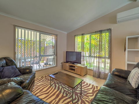 Affordable Holiday Home - VIC Tourism 0